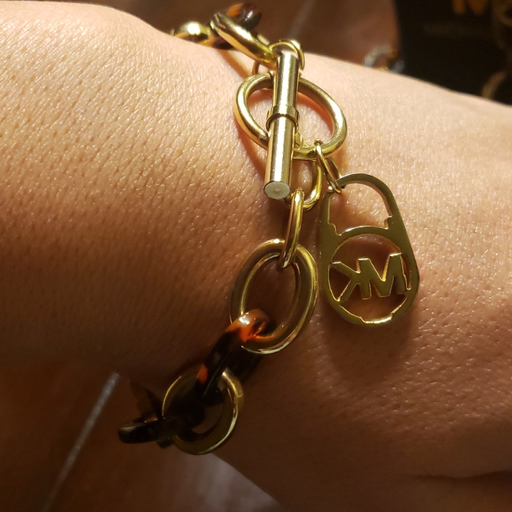 Michael Kors Neck and wrist peice - Picture 2 of 3